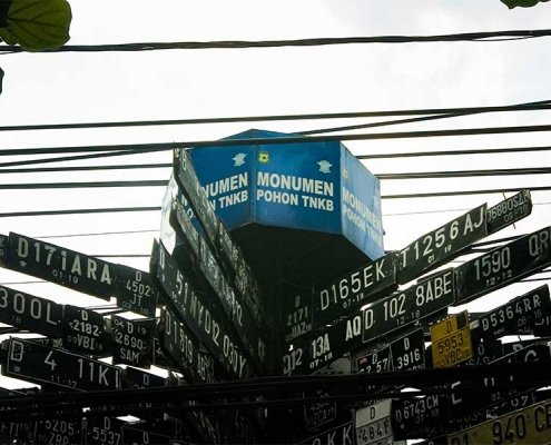 patung publik plat kendaraan monumen pohon tnkb bandung