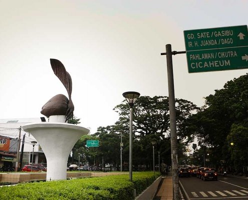 patung publik tugu kitri tunas kelapa pramuka bandung