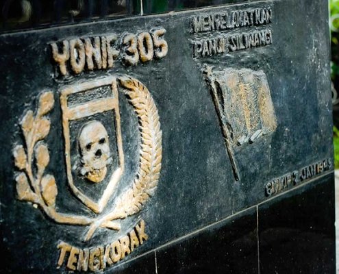 patung publik dua tentara bandung