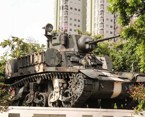 patung publik tank baja bandung